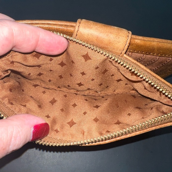 Fossil Emory Striped Leather Clutch Wallet Featuring a "Long Live Vintage" Logo - Picture 6 of 7